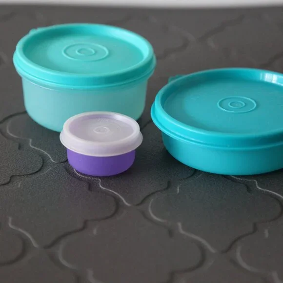 Tupperware Circular Lunch Containers Set - Picture 4 of 4
